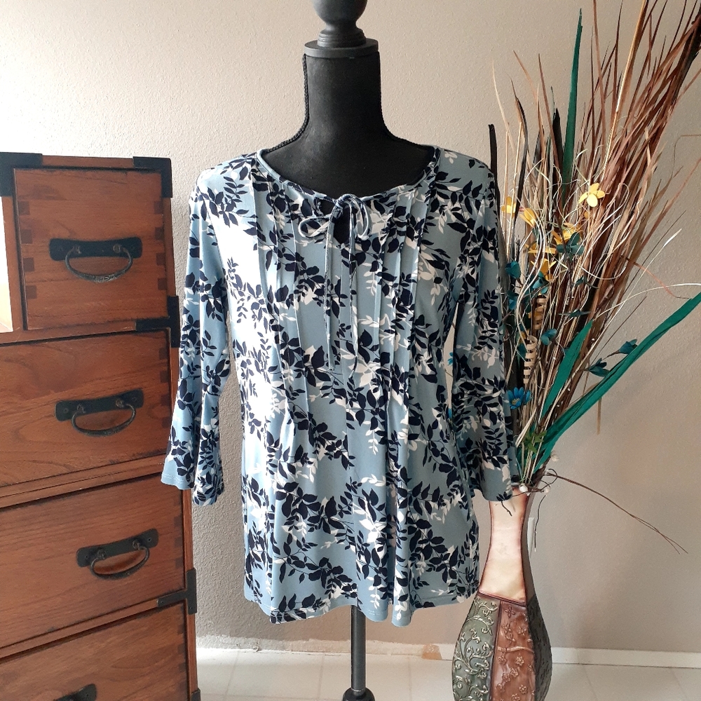 AVA JAMES Pleated Flare Bell Sleeved Tunic Top